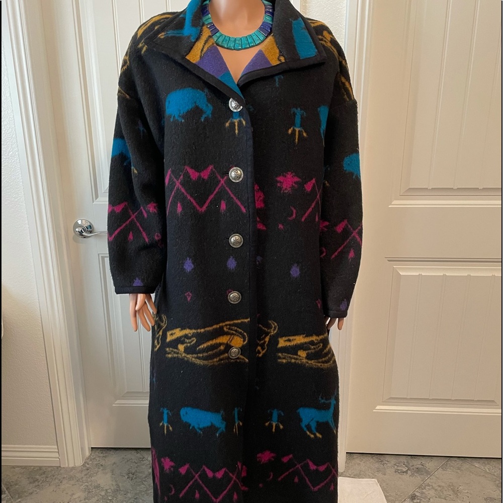 BEAUTIFUL VINTAGE CIRCLE T BLACK BLANKET COAT  NWT